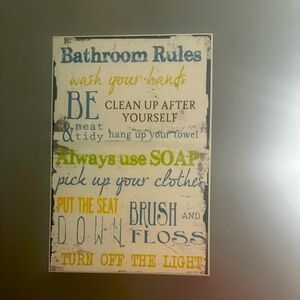 Bathroom wall decor